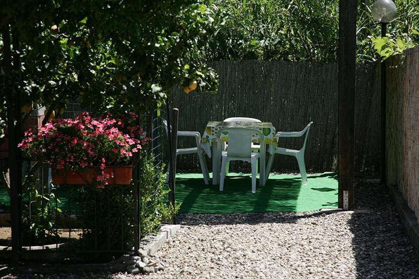 Casa Vacanze Rosy "Nel Verde" Palinuro Zimmer foto